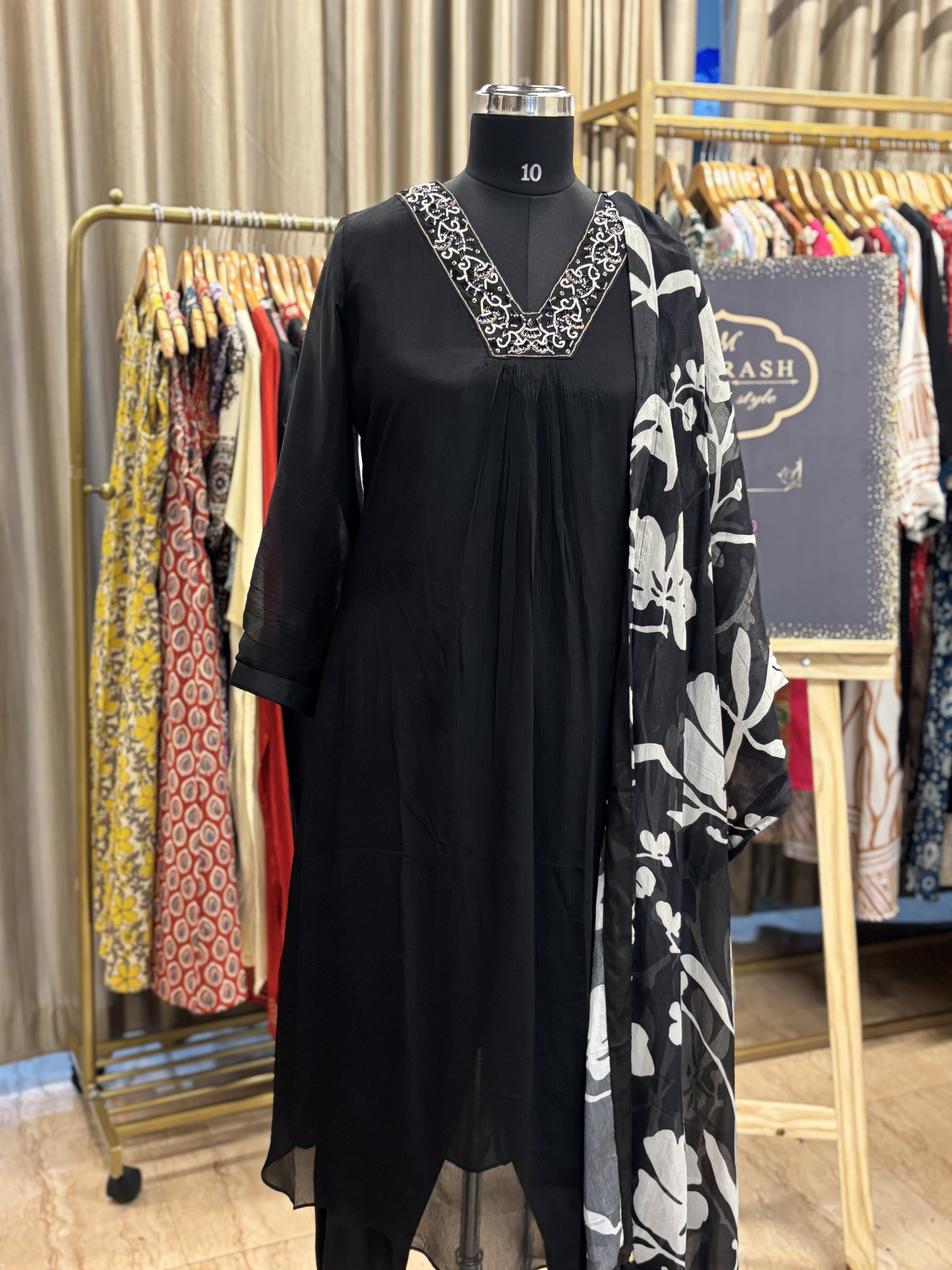 Chinon silk black suit