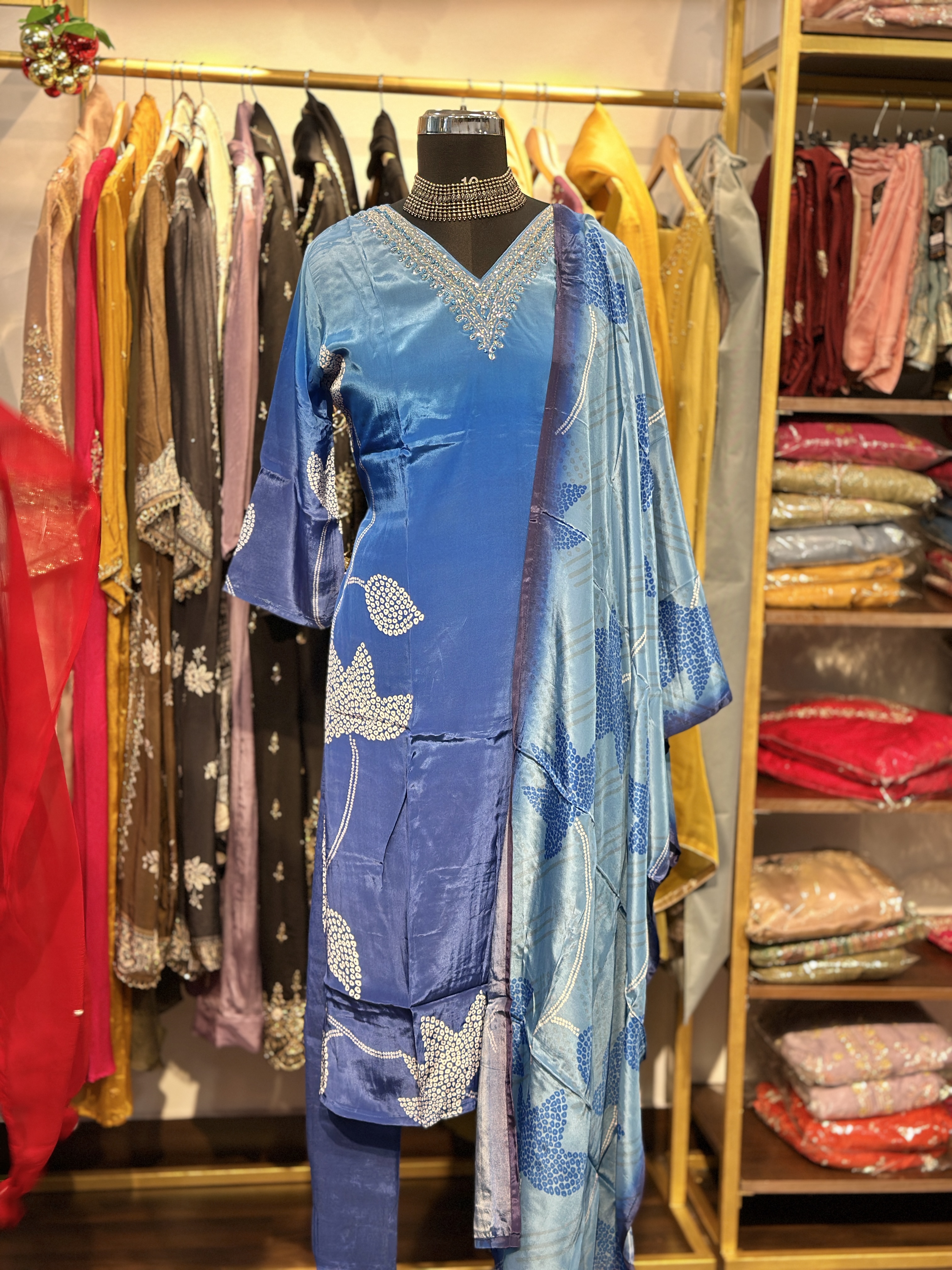 Crepe silk suit