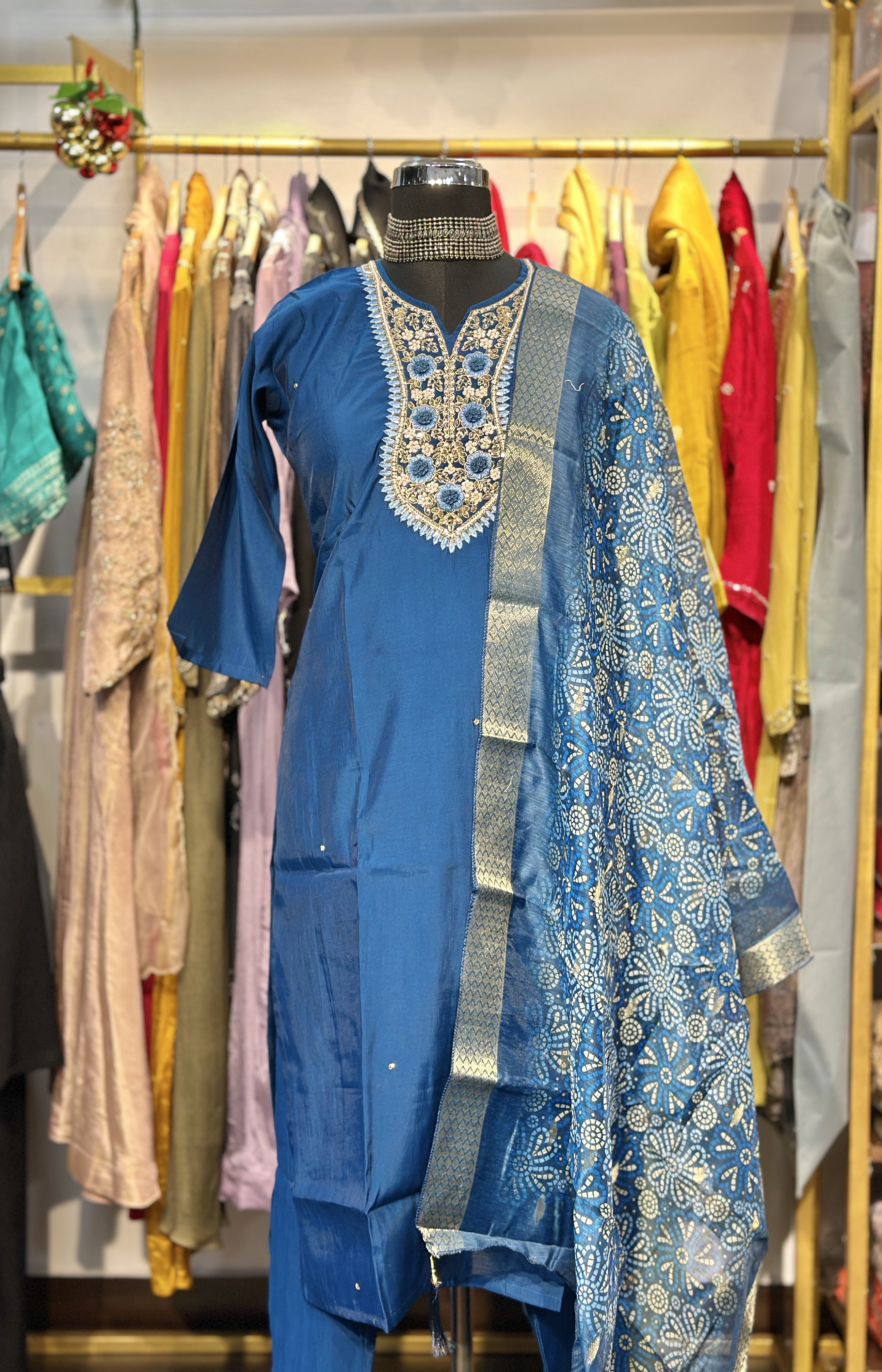 Roman silk suit