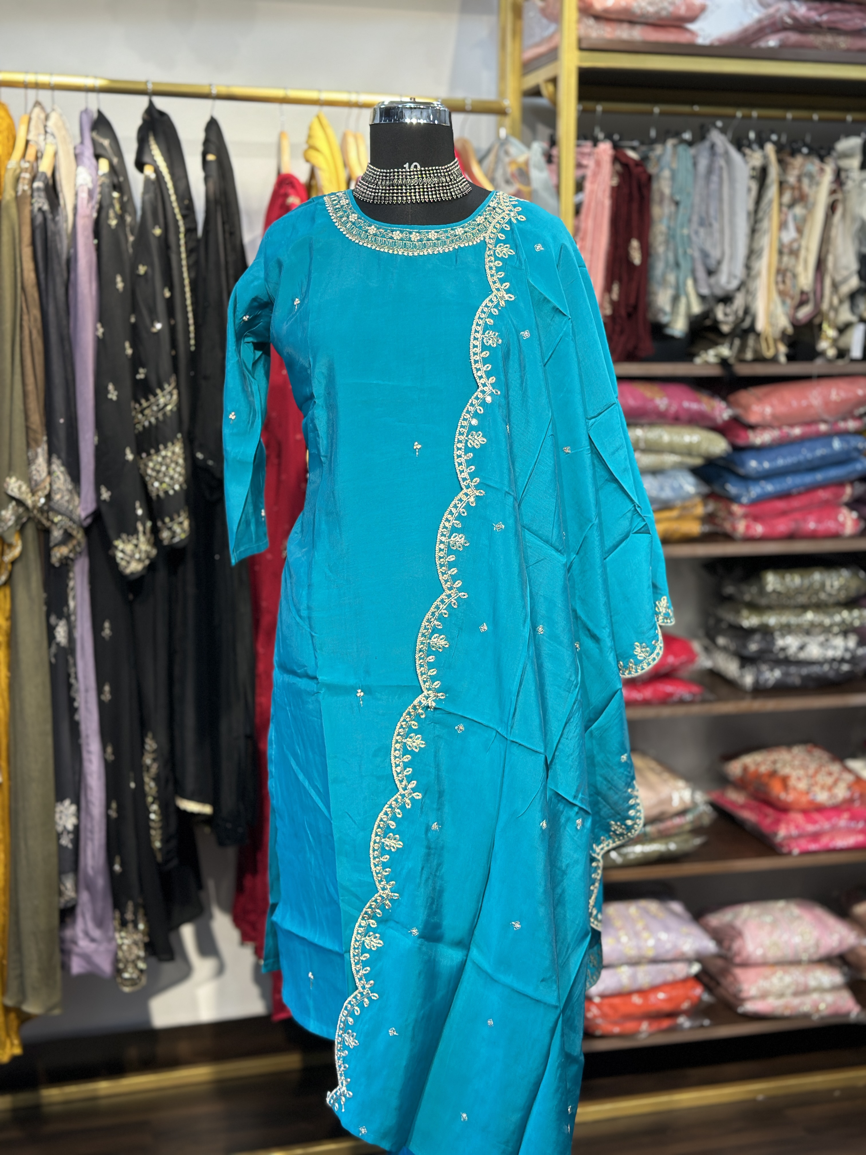 Roman silk suit